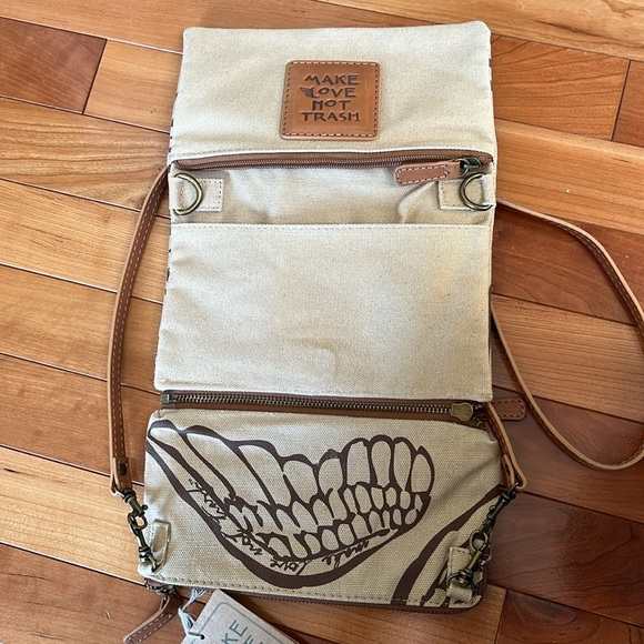 Make Love Not Trash Crossbody Purse - Picture 3 of 9